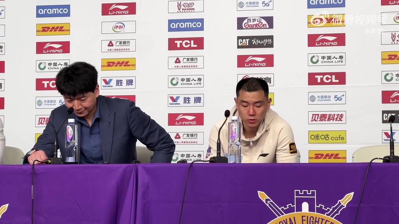 高诗岩：作为队长有很大责任 希望球队里的部分球员去珍惜机会